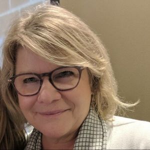 Meet your Posher, Denise